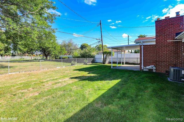 13325 Iowa Drive, Warren, MI 48088