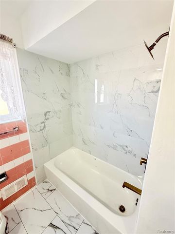 13325 Iowa Drive, Warren, MI 48088