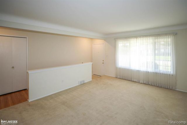 13325 Iowa Drive, Warren, MI 48088