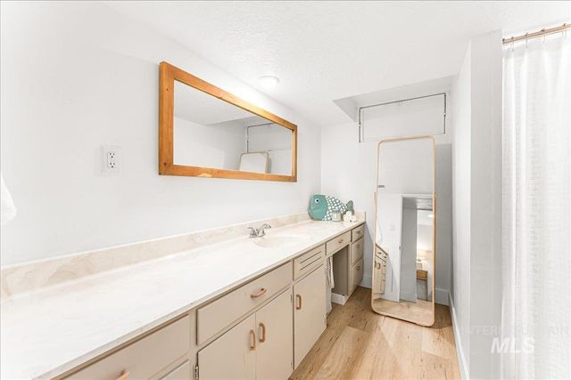 5421 W Plymouth St, Boise, ID 83706