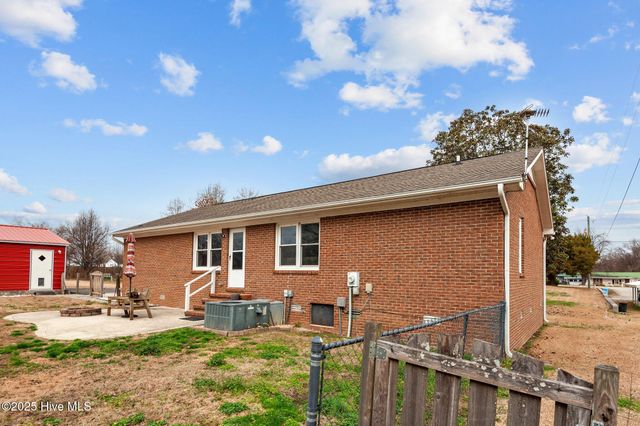 359 Beulaville Highway, Richlands, NC 28574