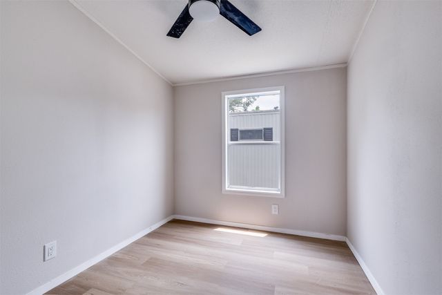 89 Harbor Drive, Lake Dallas, TX 75065