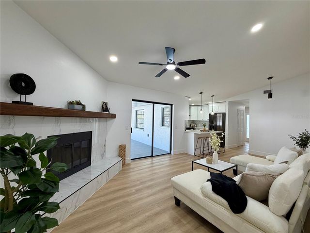 6718 LEEWARD ISLE WAY, Tampa, FL 33615