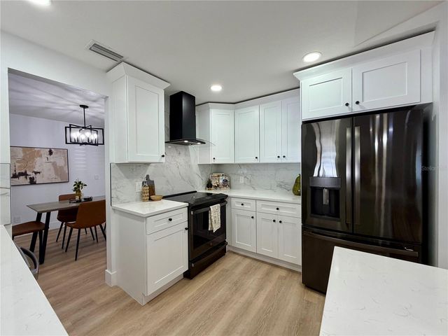 6718 LEEWARD ISLE WAY, Tampa, FL 33615