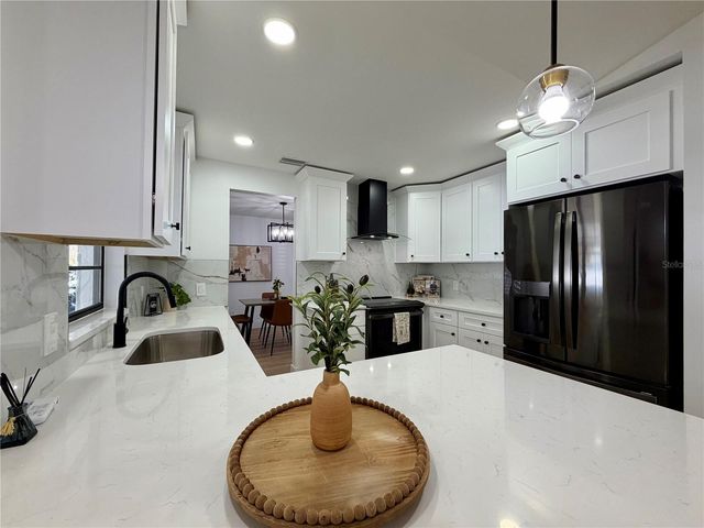 6718 LEEWARD ISLE WAY, Tampa, FL 33615