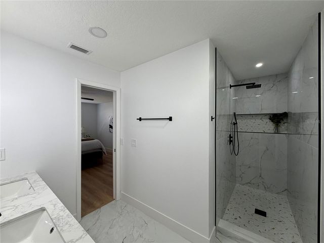 6718 LEEWARD ISLE WAY, Tampa, FL 33615