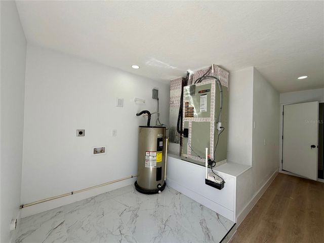 6718 LEEWARD ISLE WAY, Tampa, FL 33615