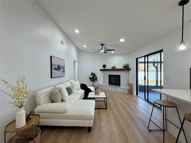 6718 LEEWARD ISLE WAY, Tampa, FL 33615