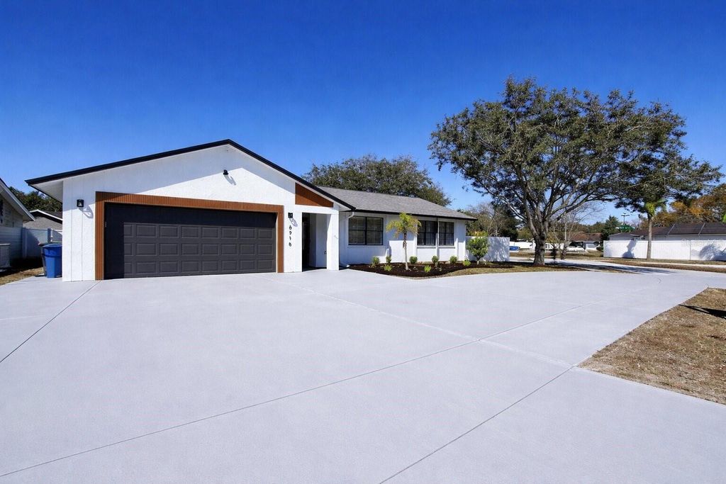 6718 LEEWARD ISLE WAY, Tampa, FL 33615