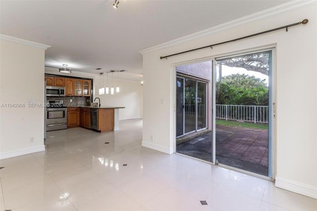 11191 SW 17th Mnr 209, Davie, FL 33324