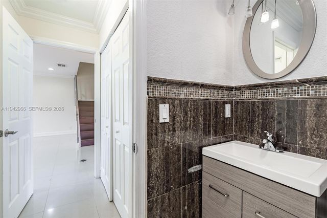 11191 SW 17th Mnr 209, Davie, FL 33324