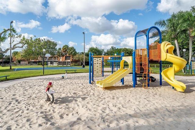 11191 SW 17th Mnr 209, Davie, FL 33324