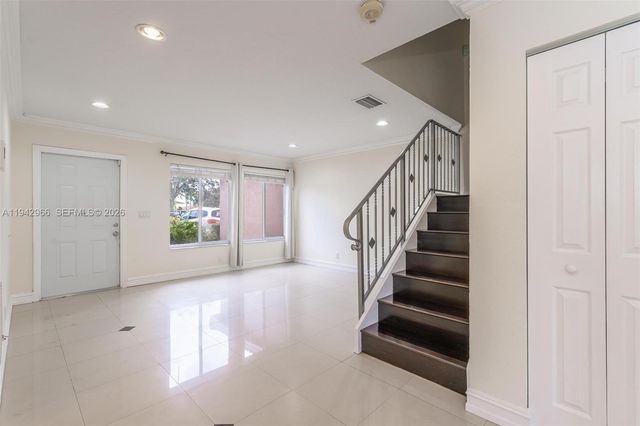 11191 SW 17th Mnr 209, Davie, FL 33324