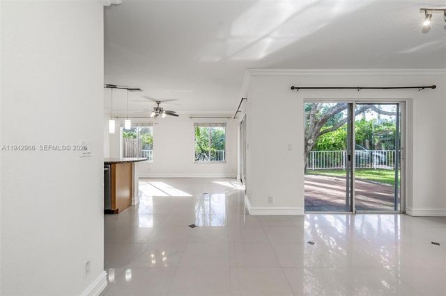 11191 SW 17th Mnr 209, Davie, FL 33324