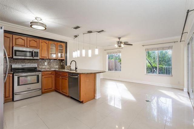 11191 SW 17th Mnr 209, Davie, FL 33324