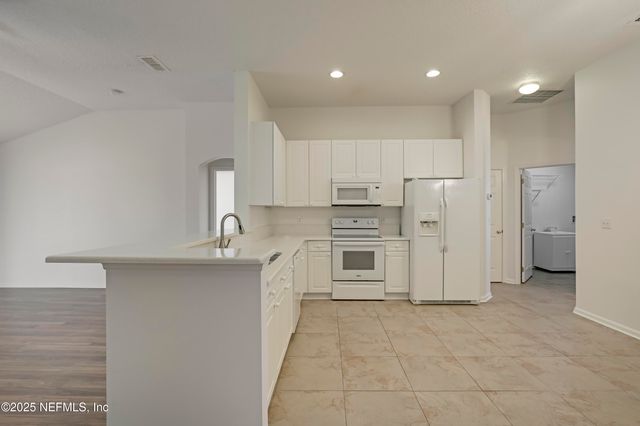 13775 DEVAN LEE Drive E, Jacksonville, FL 32226