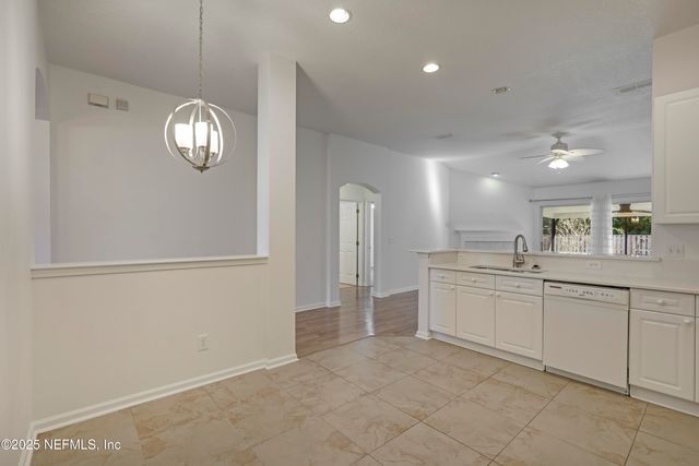 13775 DEVAN LEE Drive E, Jacksonville, FL 32226