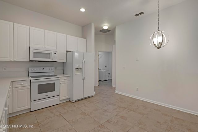 13775 DEVAN LEE Drive E, Jacksonville, FL 32226