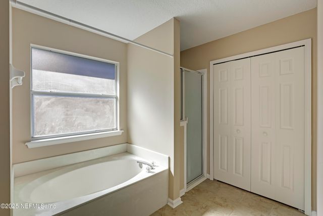 13775 DEVAN LEE Drive E, Jacksonville, FL 32226