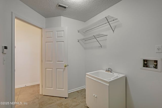 13775 DEVAN LEE Drive E, Jacksonville, FL 32226