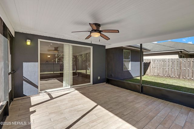 13775 DEVAN LEE Drive E, Jacksonville, FL 32226