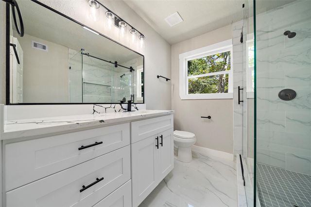 1004 W Harris Avenue, Pasadena, TX 77506