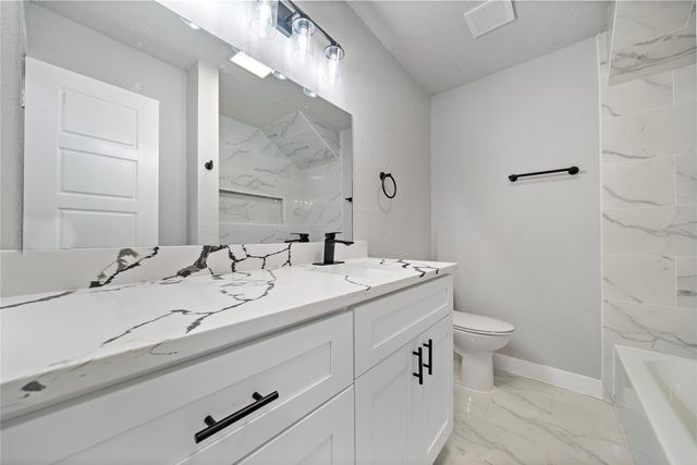 1004 W Harris Avenue, Pasadena, TX 77506