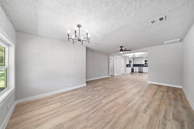 1004 W Harris Avenue, Pasadena, TX 77506