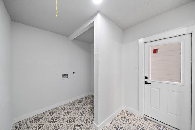 1004 W Harris Avenue, Pasadena, TX 77506