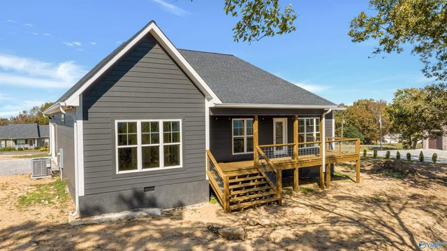 300 County Road 1010, Fort Payne, AL 35968