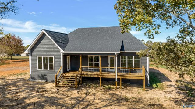 300 County Road 1010, Fort Payne, AL 35968