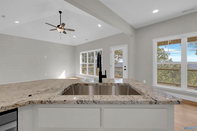 300 County Road 1010, Fort Payne, AL 35968