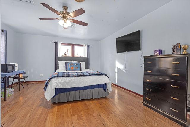 7246 N Meade Avenue, Chicago, IL 60646