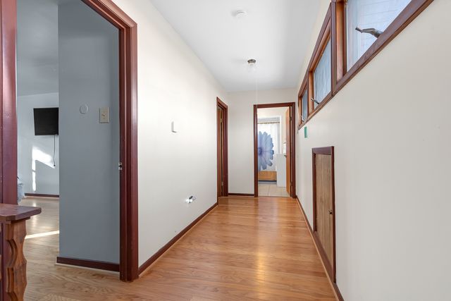 7246 N Meade Avenue, Chicago, IL 60646