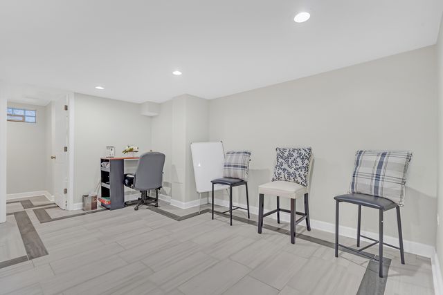 7246 N Meade Avenue, Chicago, IL 60646