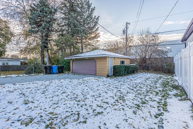 7246 N Meade Avenue, Chicago, IL 60646