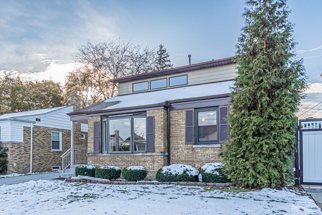 7246 N Meade Avenue, Chicago, IL 60646