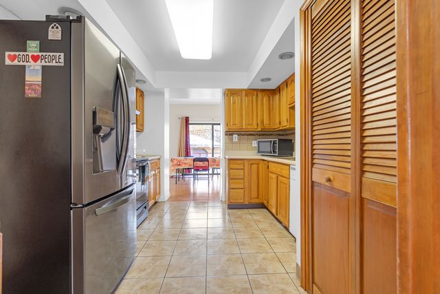 7246 N Meade Avenue, Chicago, IL 60646