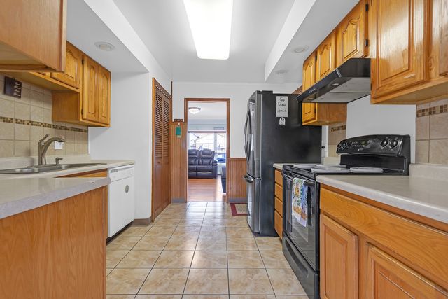 7246 N Meade Avenue, Chicago, IL 60646