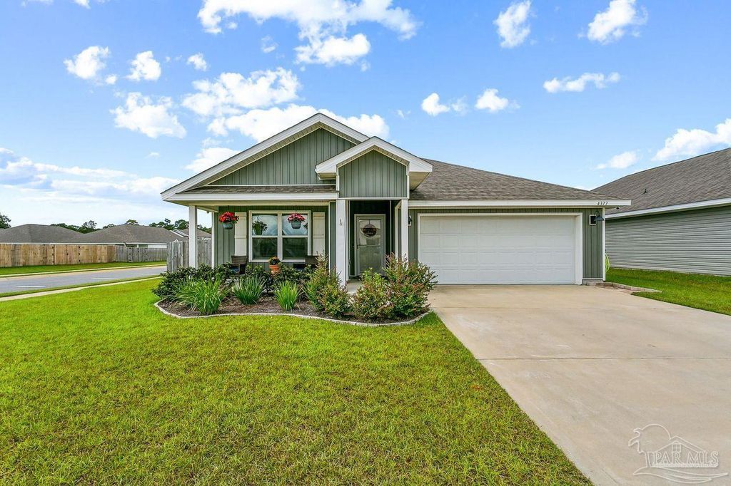 4377 Tiger Oak Ct, Pace, FL 32571