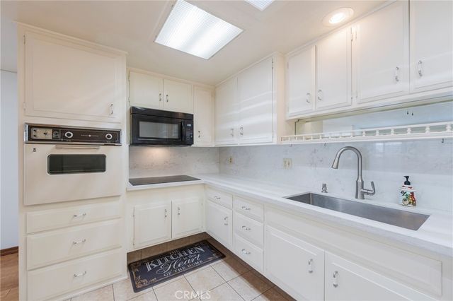 1681 Tam O Shanter Road M12 10H, Seal Beach, CA 90740