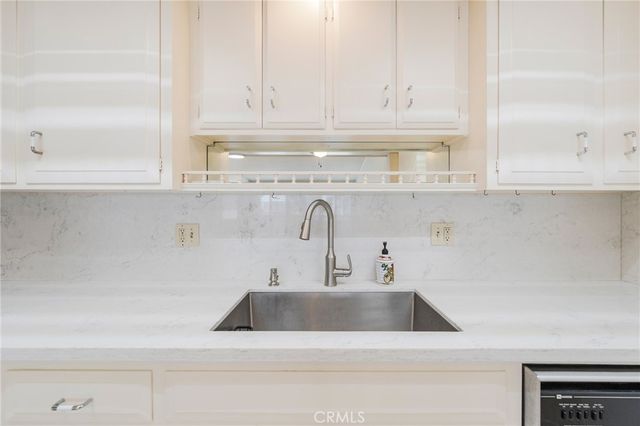 1681 Tam O Shanter Road M12 10H, Seal Beach, CA 90740