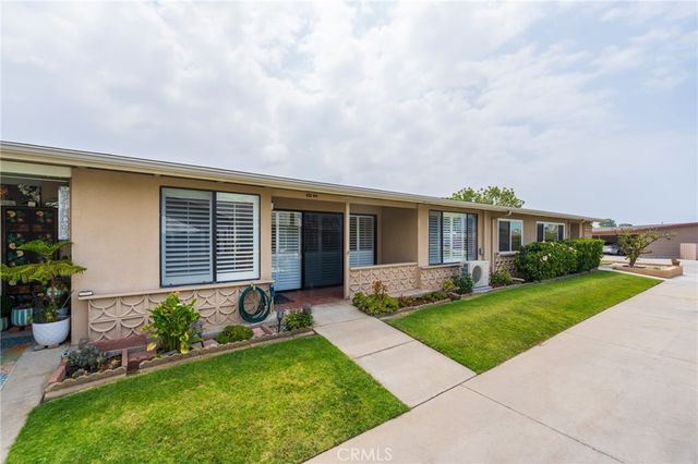 1681 Tam O Shanter Road M12 10H, Seal Beach, CA 90740