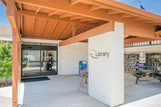 1681 Tam O Shanter Road M12 10H, Seal Beach, CA 90740