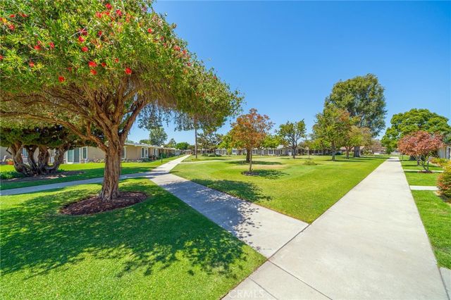 1681 Tam O Shanter Road M12 10H, Seal Beach, CA 90740
