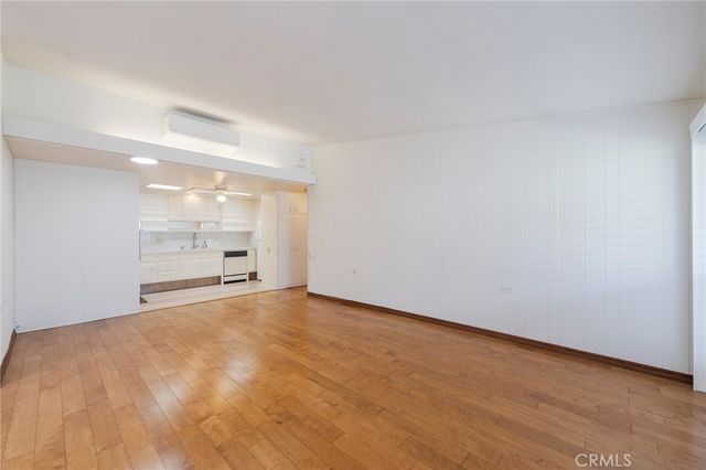 1681 Tam O Shanter Road M12 10H, Seal Beach, CA 90740