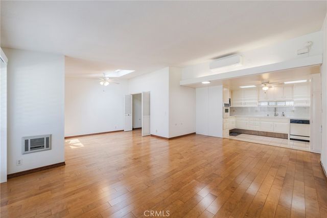 1681 Tam O Shanter Road M12 10H, Seal Beach, CA 90740