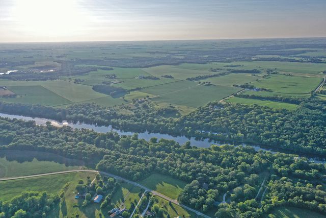 001 N 4201st Road, Sheridan, IL 60551
