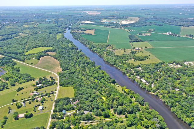 001 N 4201st Road, Sheridan, IL 60551