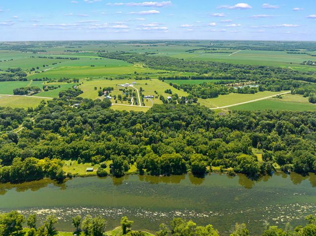 001 N 4201st Road, Sheridan, IL 60551